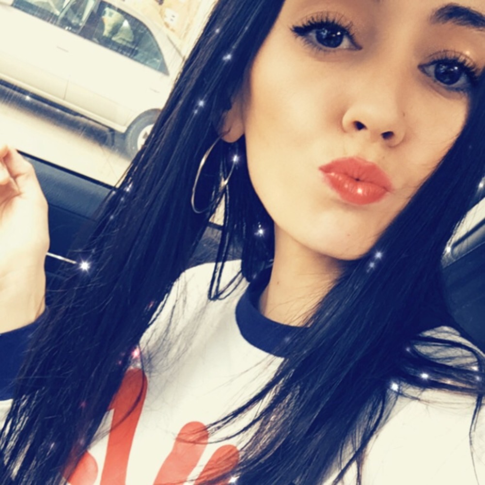 Meet your Posher, Dakota